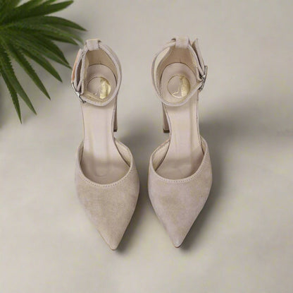 Petite size pointed toe court shoes