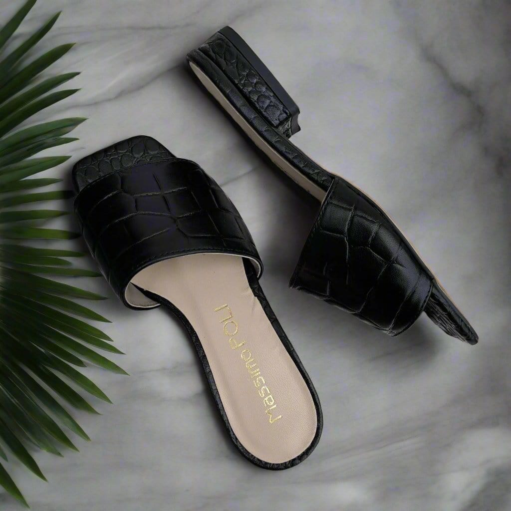 Small size ladies mules in black