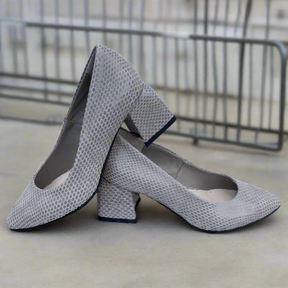 Light grey BEA petite genuine leather block heels with a 5.5cm heel height and textured pattern, displayed on a metal grid.