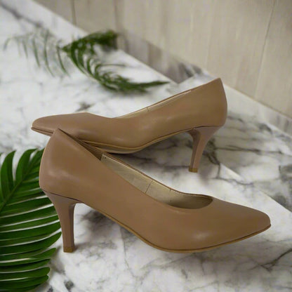 Petite size kitten heels in tan leather