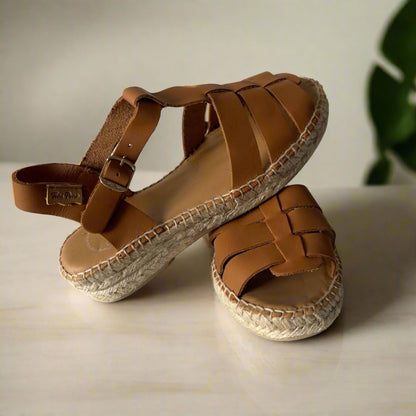 Small size ladies sandals in brown leather with jute wedge