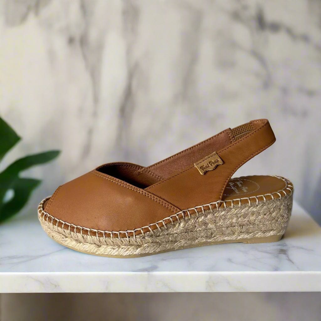 Beige leather peep toe espadrilles in petite size