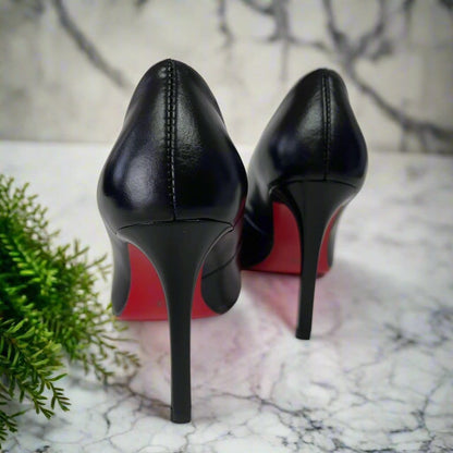 High heel court shoes with a red sole