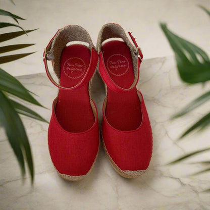 Espadrilles in red canvas with jute wedge