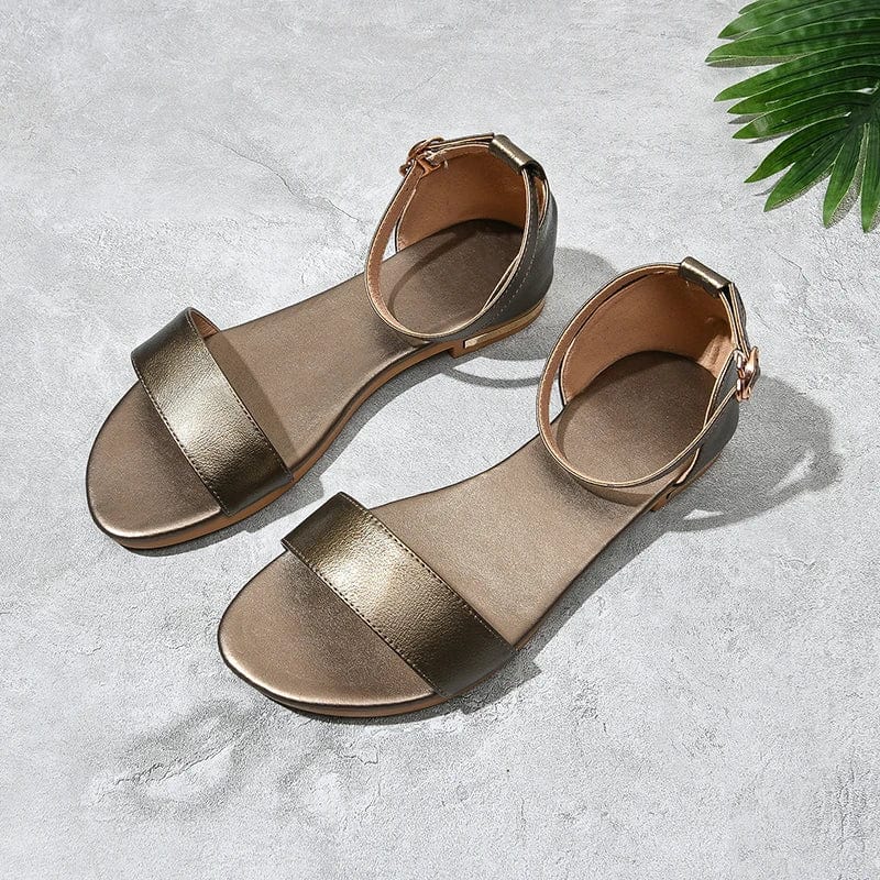 Small size ladies sandals in champagne leather 