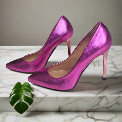 Petite size court shoes in metallic pink leather