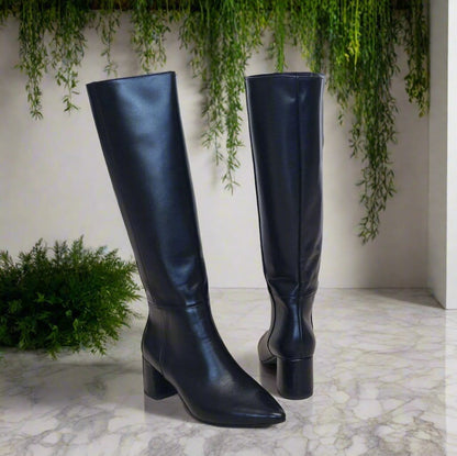 Petite knee high boots with pointed toe in black leather