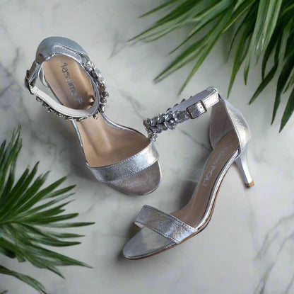 Wedding sandals in silver leather with diamanté ankle strap